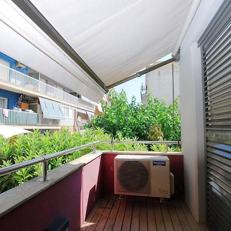 Blue Fridge Apartmen - Blue Fridge Apartmen - Ideal For Couples, Near Beach And Well Connected Apartment Vilassar De Mar Exterior foto