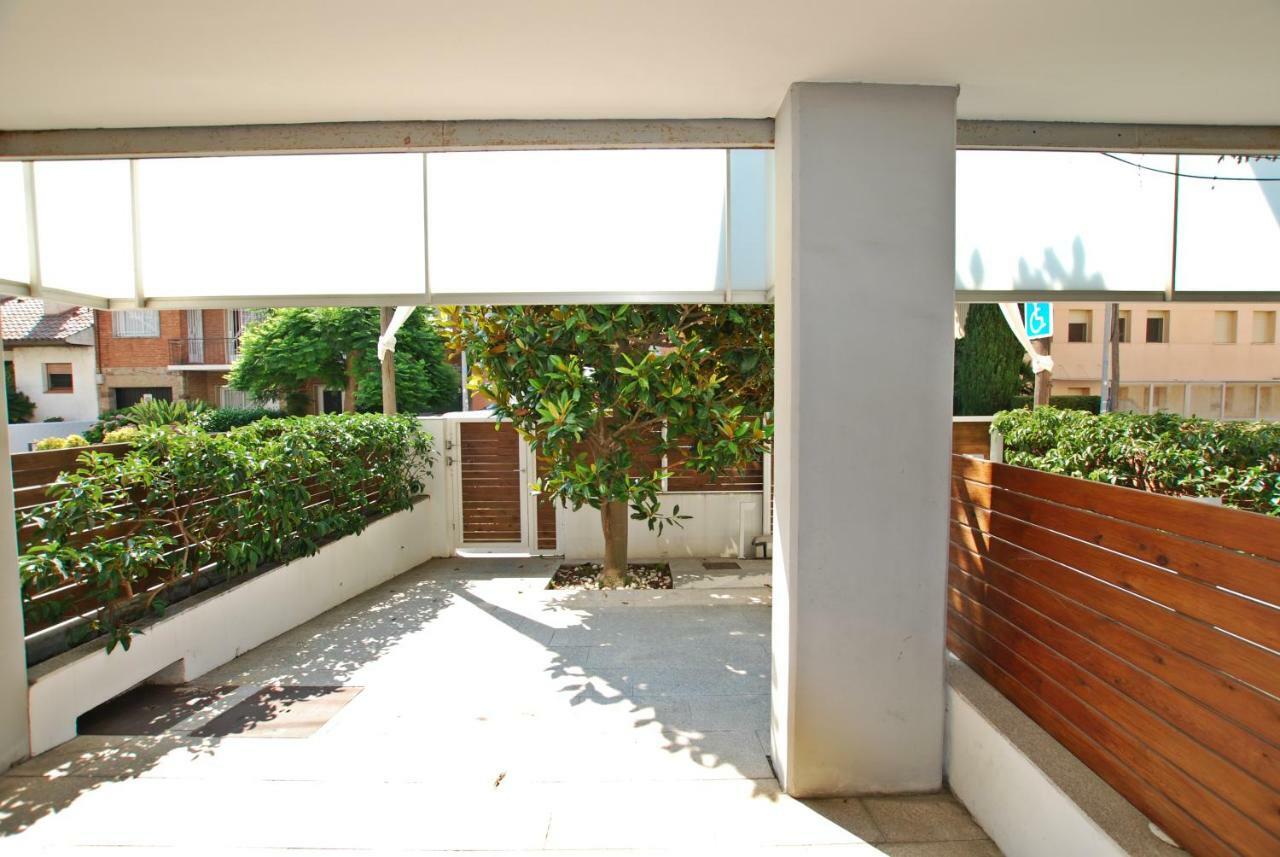 Blue Fridge Apartmen - Blue Fridge Apartmen - Ideal For Couples, Near Beach And Well Connected Apartment Vilassar De Mar Exterior foto